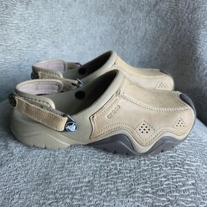 CROCS Mens Brown Leather Swiftwater Clog Slip Ons Comfort Sandal Shoes Size 7